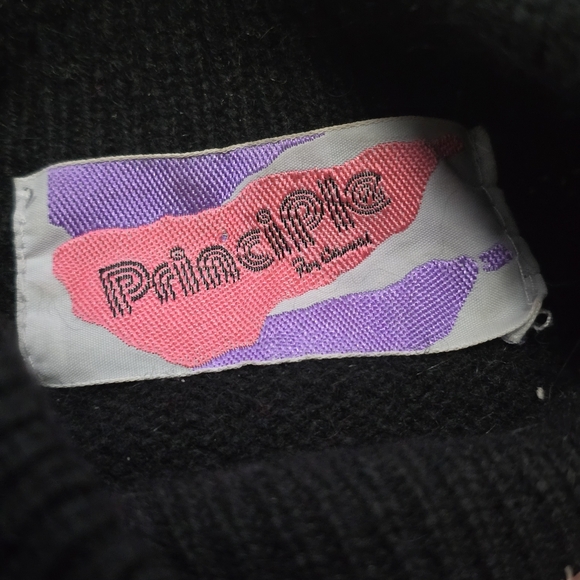 Colorful Geometric Sweater - Picture 3 of 6